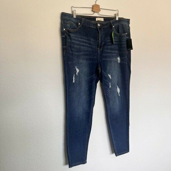 ELOQUII Women's Classic Fit Peach Lift Distressed Skinny Jean Dark Wash 22 NWT - Picture 5 of 11